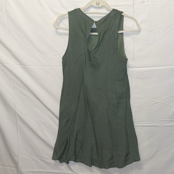 Green floral mini dress - Picture 2 of 3